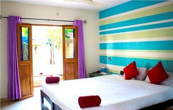 Sea View Resort Morjim Esterno foto