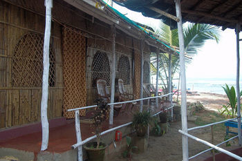 Sea View Resort Morjim Esterno foto