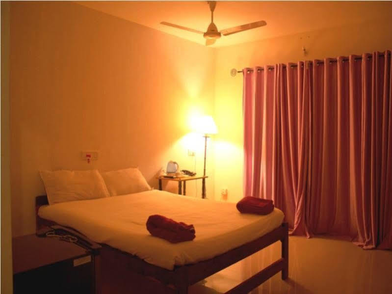 Sea View Resort Morjim Esterno foto